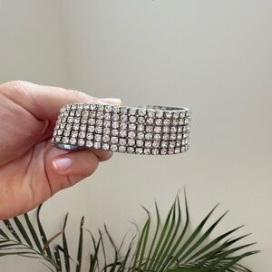 Stretchy rhinestone bracelet